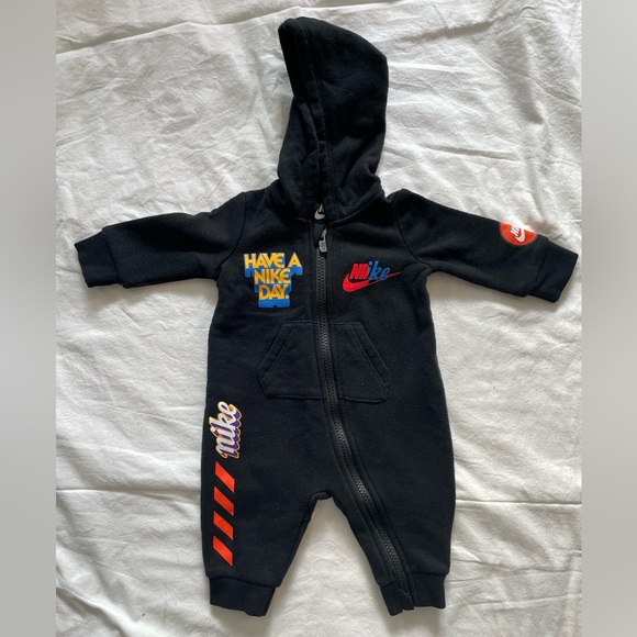 NIKE Baby Unisex Have A NIKE Day One Piece Romper with Hood 3 Months - Picture 1 of 3